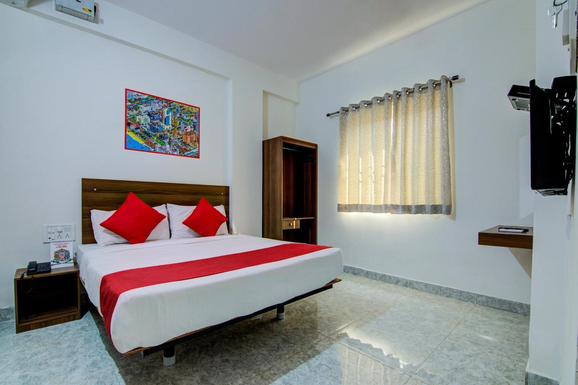 Hotel O Varcity Comforts Near Ragigudda Sri Prasanna Anjaneyaswamy Temple Бангалор Екстериор снимка