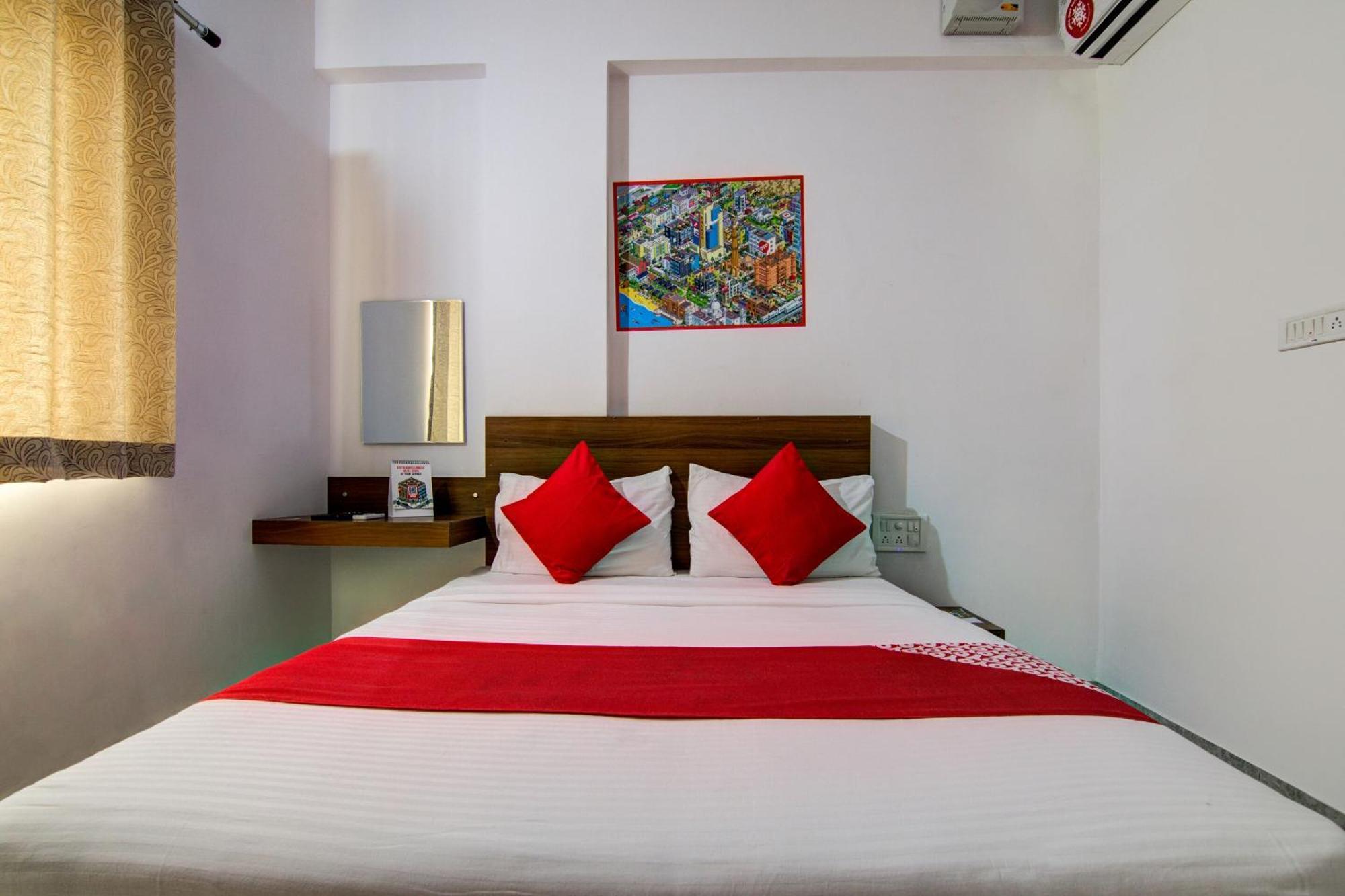Hotel O Varcity Comforts Near Ragigudda Sri Prasanna Anjaneyaswamy Temple Бангалор Екстериор снимка