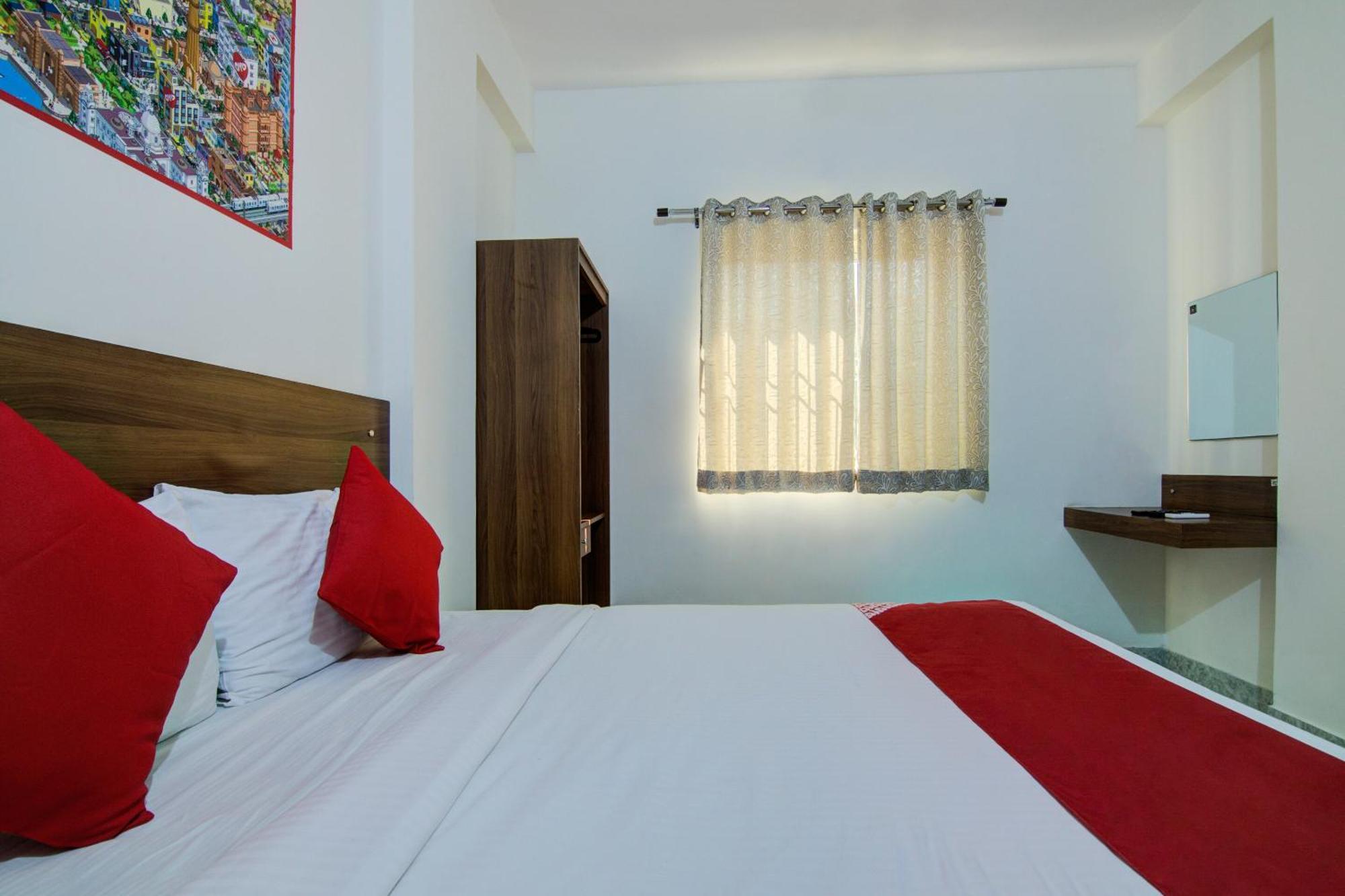 Hotel O Varcity Comforts Near Ragigudda Sri Prasanna Anjaneyaswamy Temple Бангалор Екстериор снимка